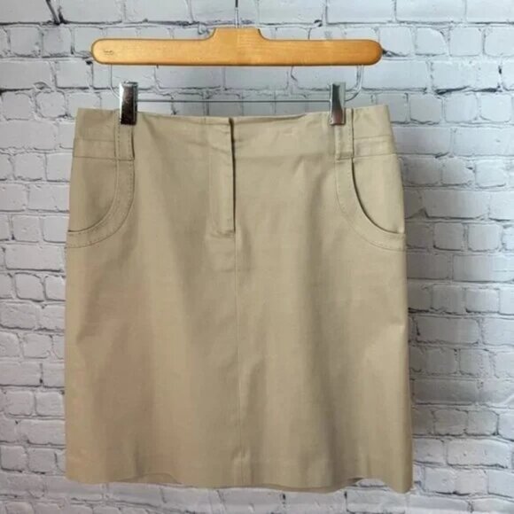 J. McLaughlin Dresses & Skirts - J. McLaughlin Khaki skirt Size 2 has pockets flat front cotton luxury style